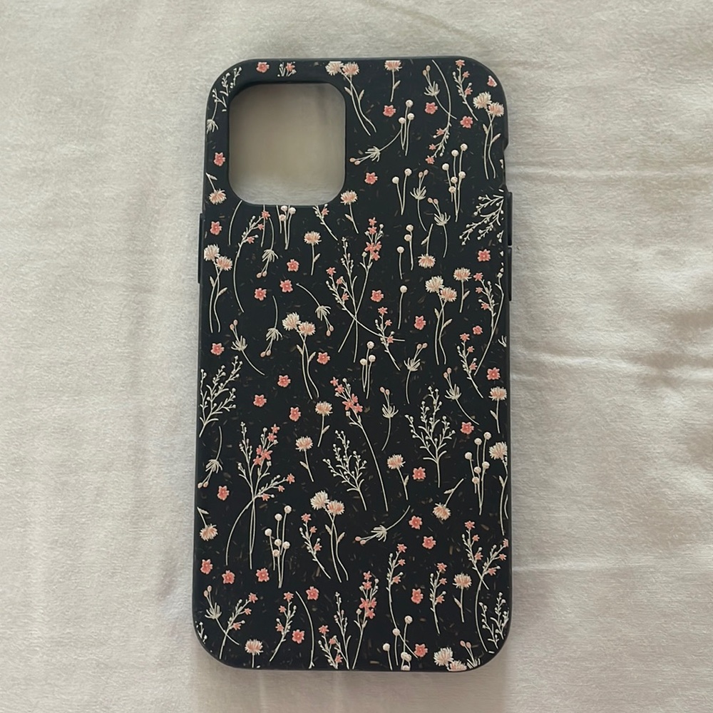 Pela iPhone 12 Case